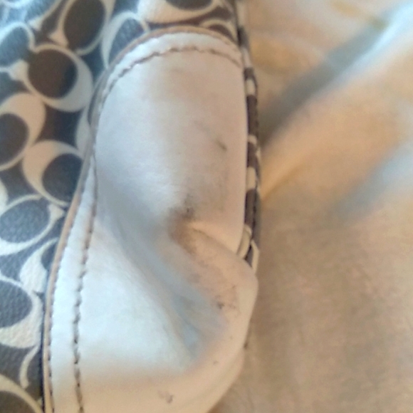 HOST PICK! VTG Coach leather bag in gray/pink/cream with cherry red lining - Picture 6 of 9